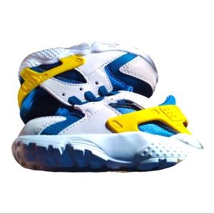 Kids Nike Running Shoes 👟 🔥 🔥 Deal